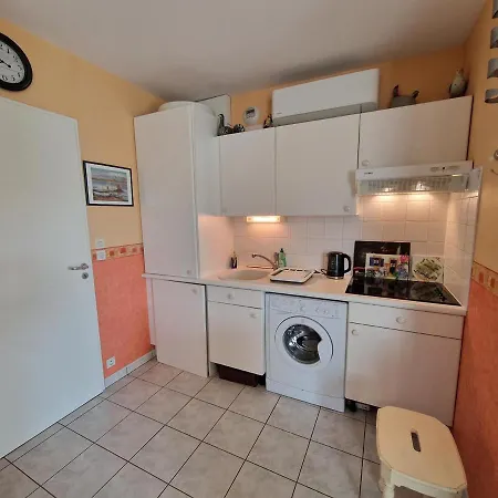 Apartment Chatelaillon-Plage Centre-Ville: Apt 4 Pers, Balcon, Parking, Piscine, Wifi Châtelaillon-Plage
