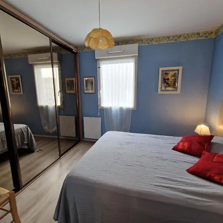 Chatelaillon-Plage Centre-Ville: Apt 4 Pers, Balcon, Parking, Piscine, Wifi * Châtelaillon-Plage